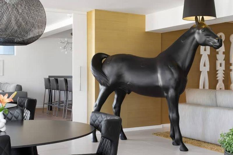life sized horse statue lamp
