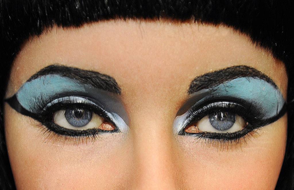 cleopatra wax figure of elizabeth taylor