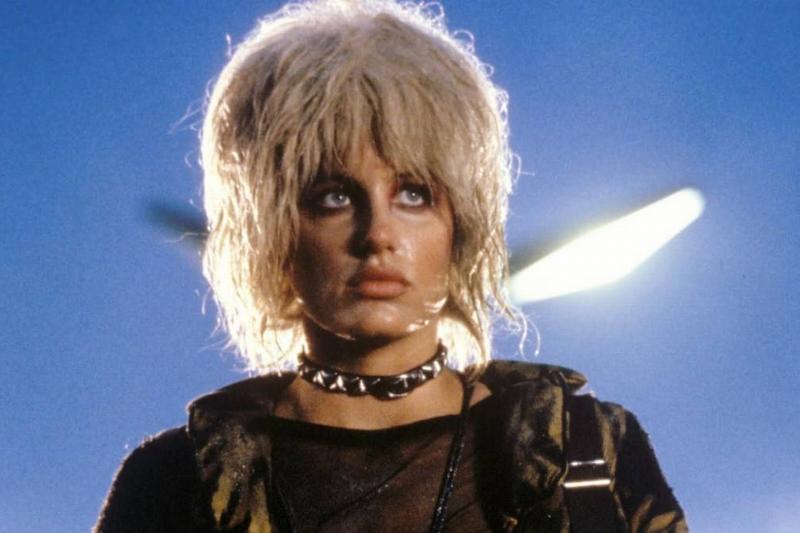 Daryl Hannah Slipped And Her Elbow Went Through A  Window