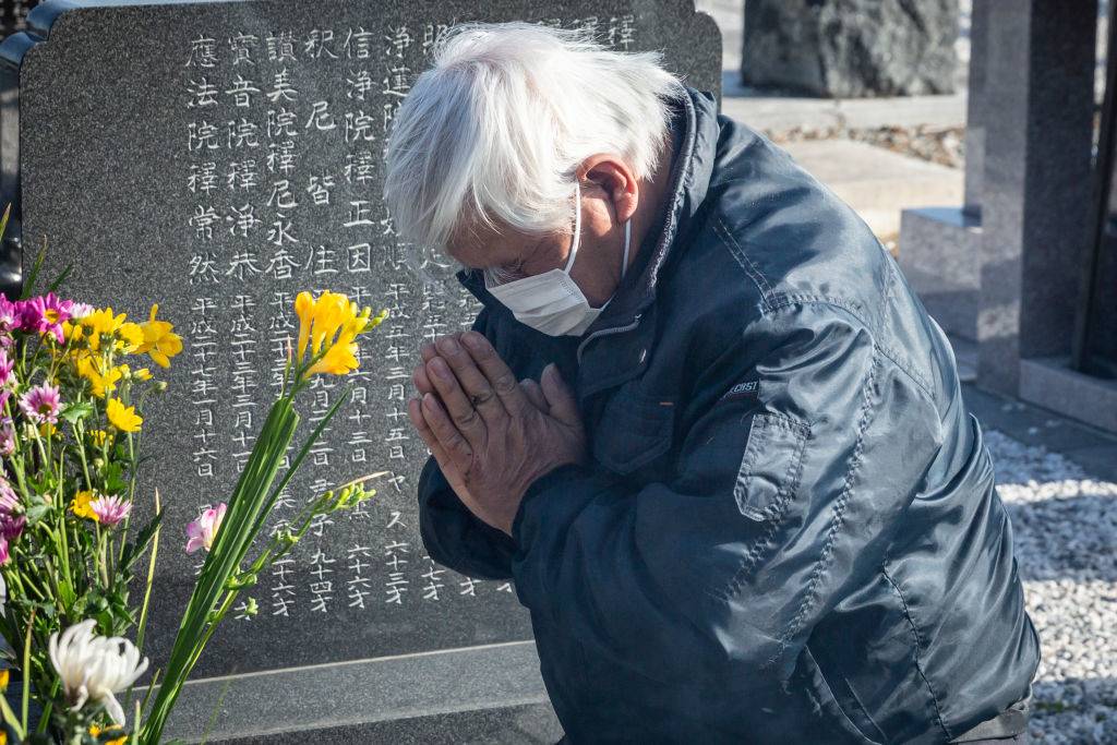 Tsunami -1306495413 Picture of a man