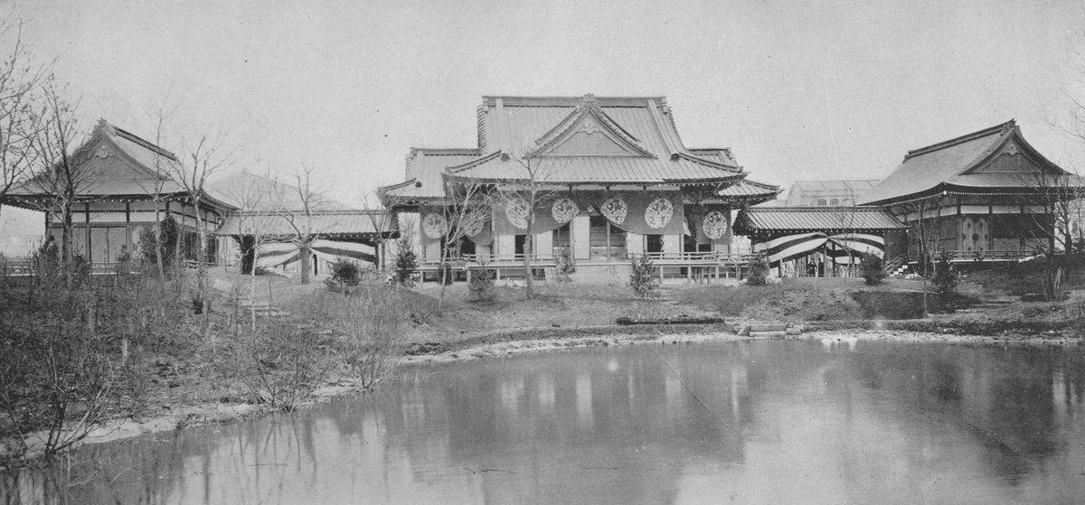 An 1893 panoramic photo shows the Phoenix Temple in Japan.