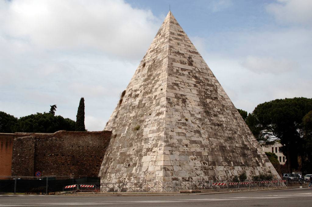 Picture of Pyramid of Cestius 