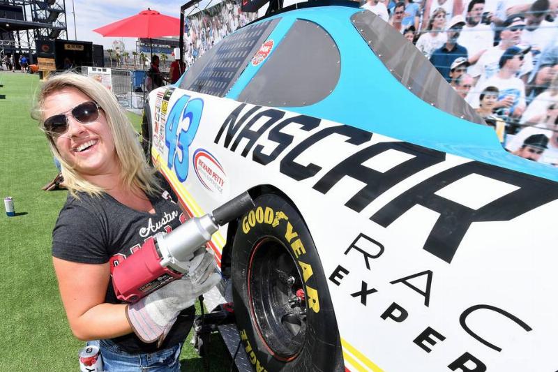 AUTO: SEP 15 Monster Energy NASCAR Cup Series - South Point 400 AUTO: SEP 15 Monster Energy NASCAR Cup Series - South Point 400