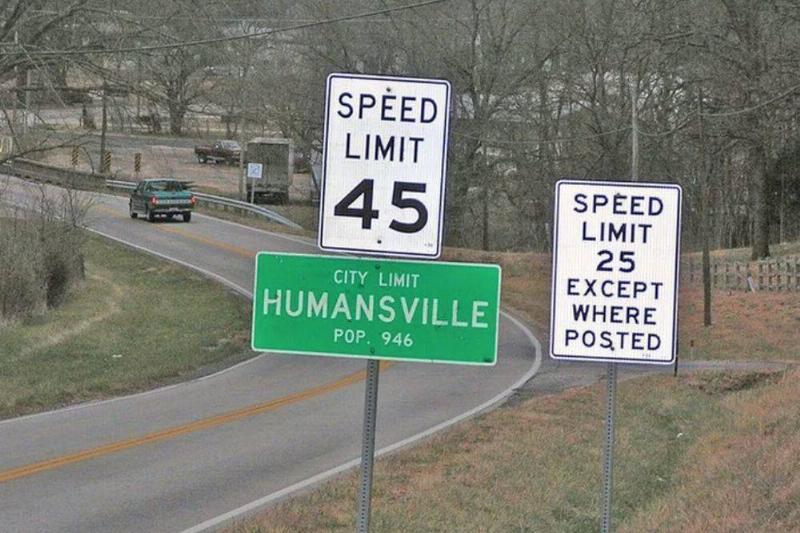 conflicting speed limit signs where one says 45 the other says 25