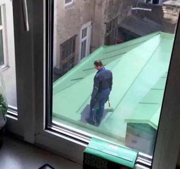 painter painted himself into a corner on the roof