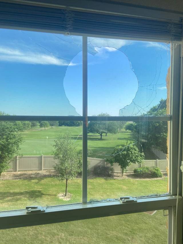 broken window 