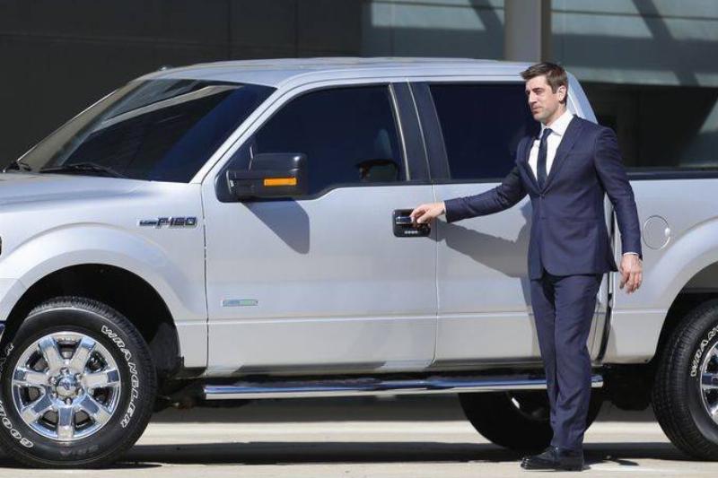 Aaron-rodgers-car-1