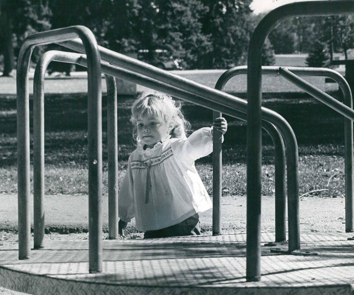 playground-merry-go-round