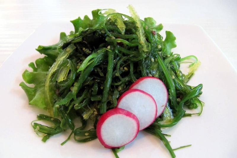 tqh-seaweed Seaweed salad from Sushi Queen Izakaya on Bay St.