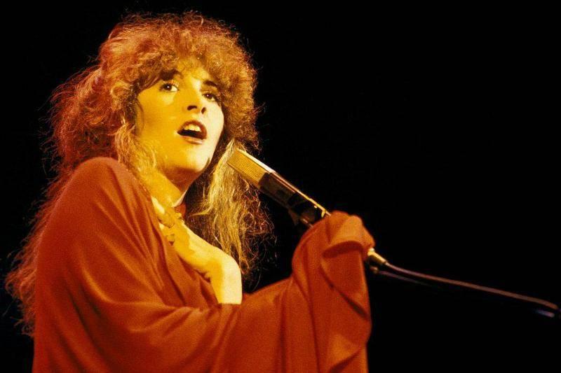 NIcks-performing-89406 NIcks-performing-89406