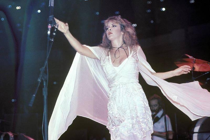 white-dress-1982-61781 white-dress-1982-61781