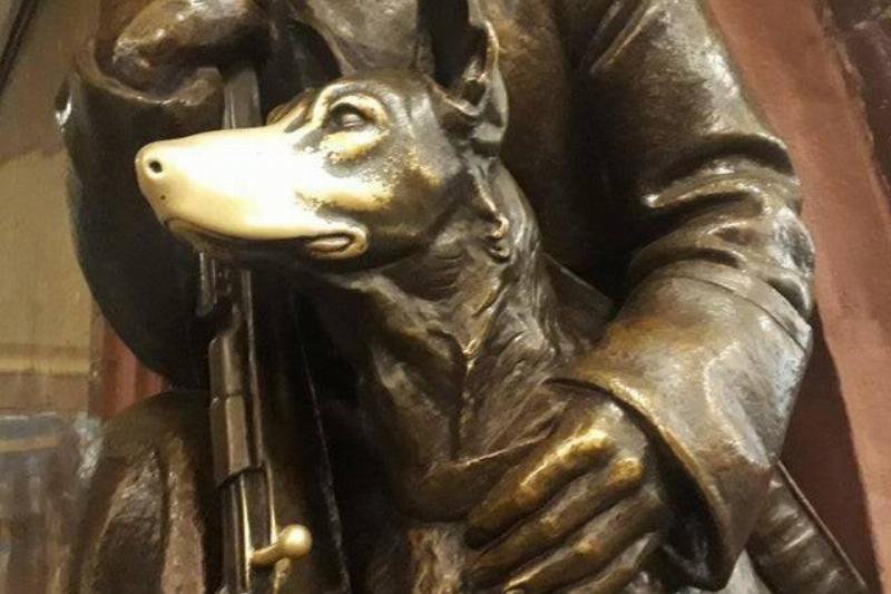 dog statue gold nose