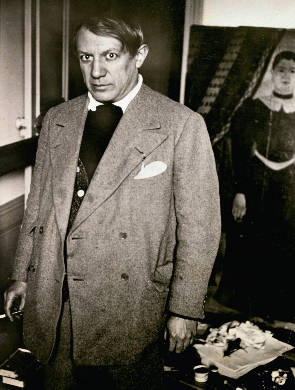 A Spanish artist and painter is photographed.