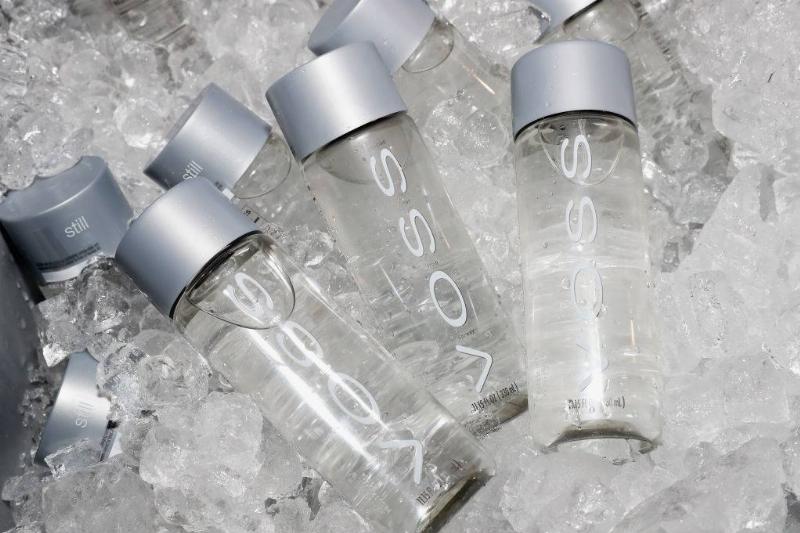 voss 1051968384 voss water bottles in ice