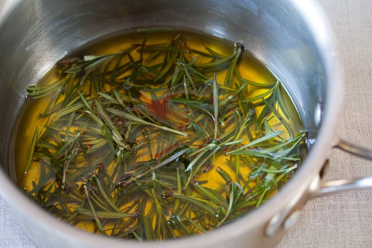 Olive_Oil_Infused_Rosemary_(5551701707)