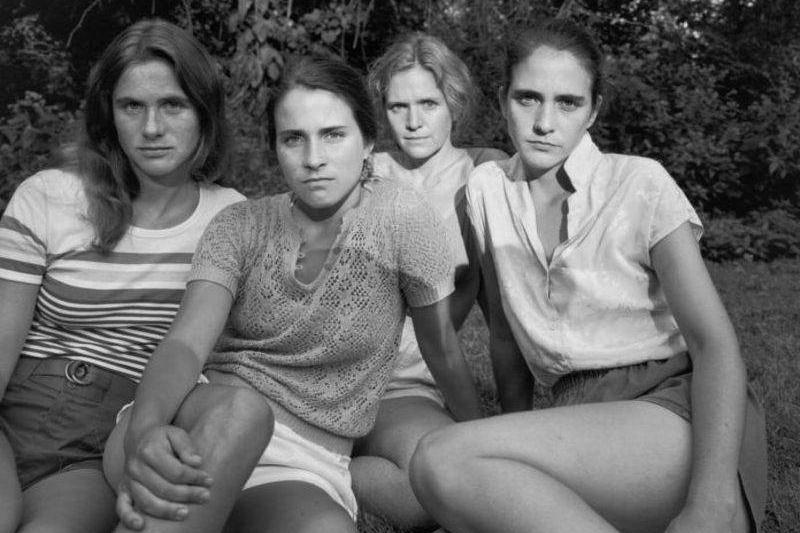 1551172738_983eb0b351b2c58703fc9216d3c75ba9784e572e-66249 1981 four brown sisters