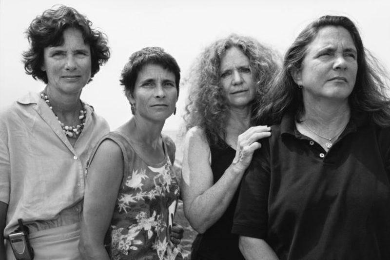 1551172983_5f6cff0aa4f709056c5a0818729692169e21daaf-33510 four sisters in the early 2000s