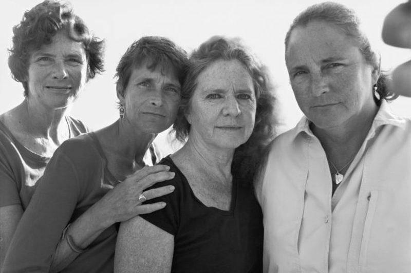 1551173042_3209df4434e4f9c9db8da3d1a37d55da16cd0a6f-36853 2008 four sisters squinting in sun
