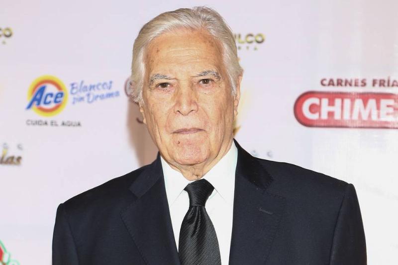 GettyImages-480301107 Gustavo Rojo attends the Premios Tv y Novelas 2014 at Televisa Santa Fe on March 23, 2014 in Mexico City, Mexico