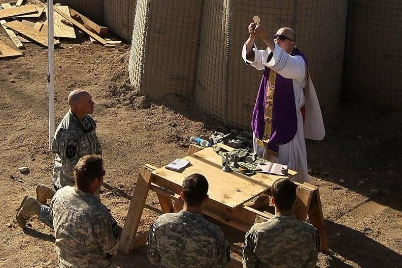 military-chaplains-travel-afghan-battlefield-ministering-to-troops.-91890