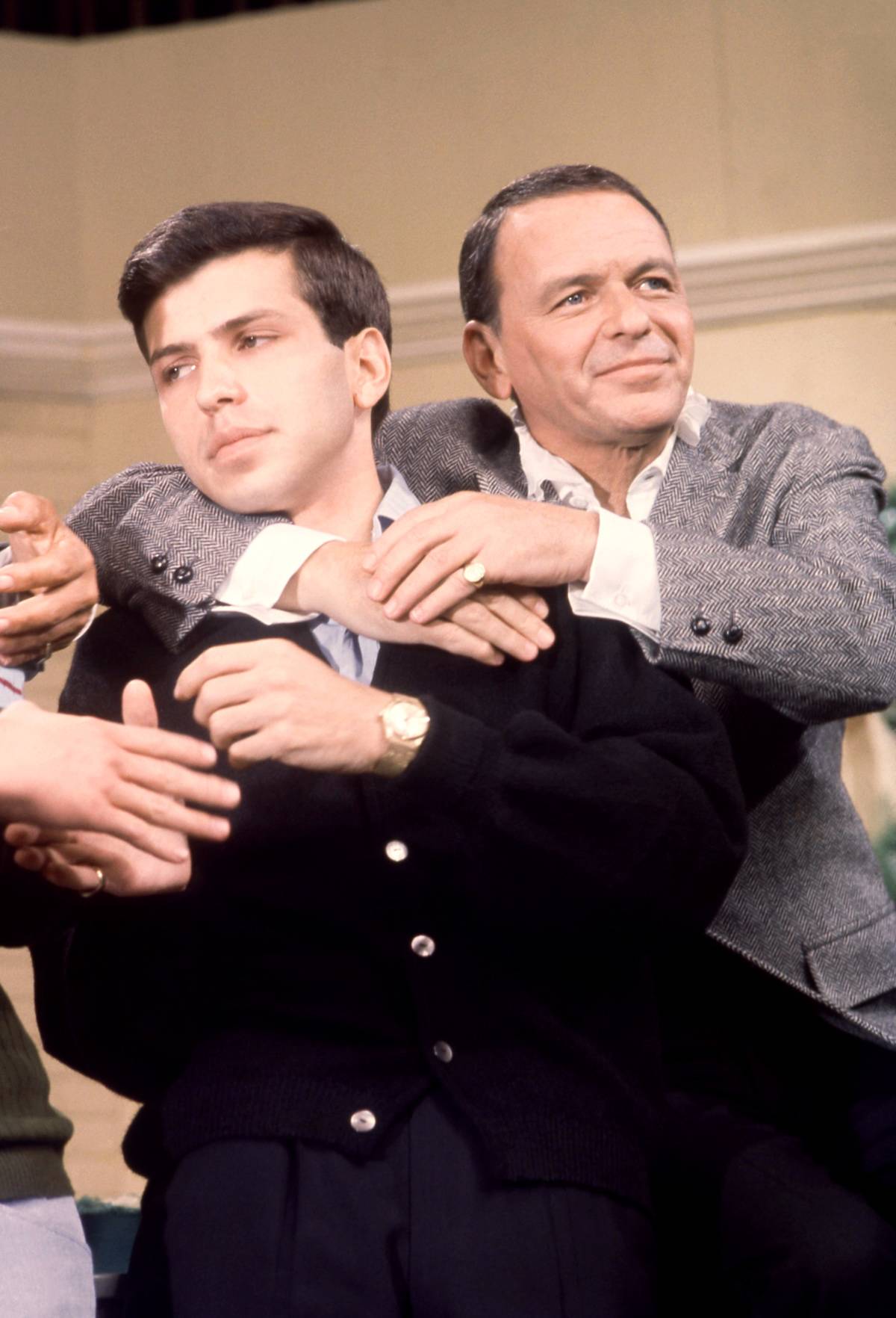 LOS ANGELES, CA - 1967: Frank Sinatra Jr. (1944-2016) sings with his father Frank Sinatra (1915-1998) circa 1967 in Los Angeles, California