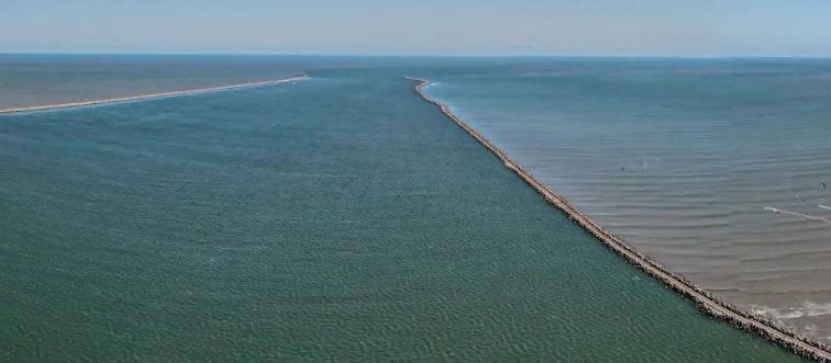 Longest beach in the world with calm waters