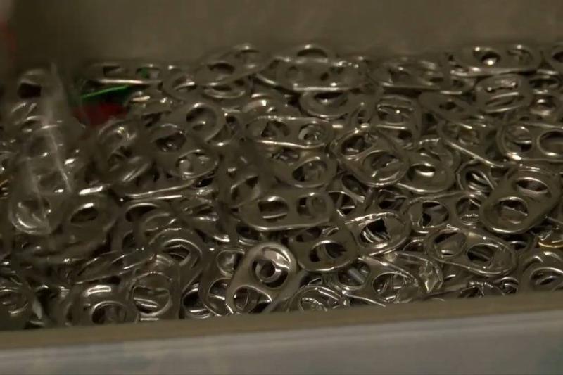 91-year-old woman collecting 1 million pop tabs for charity 0-1 screenshot 91-year-old woman collecting 1 million pop tabs for charity 0-1 screenshot