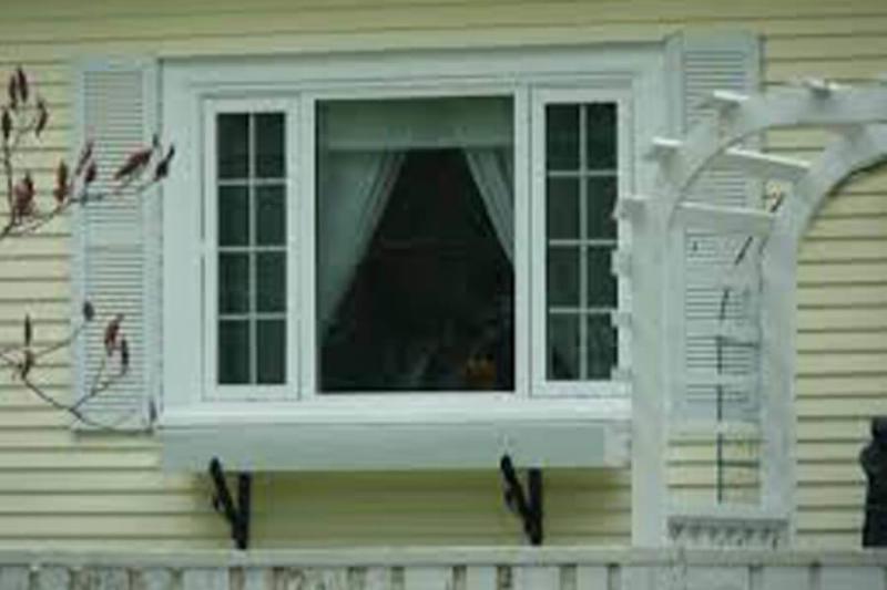 klynn-waving-to-colvin-93417 klynn-waving-to-colvin-93417