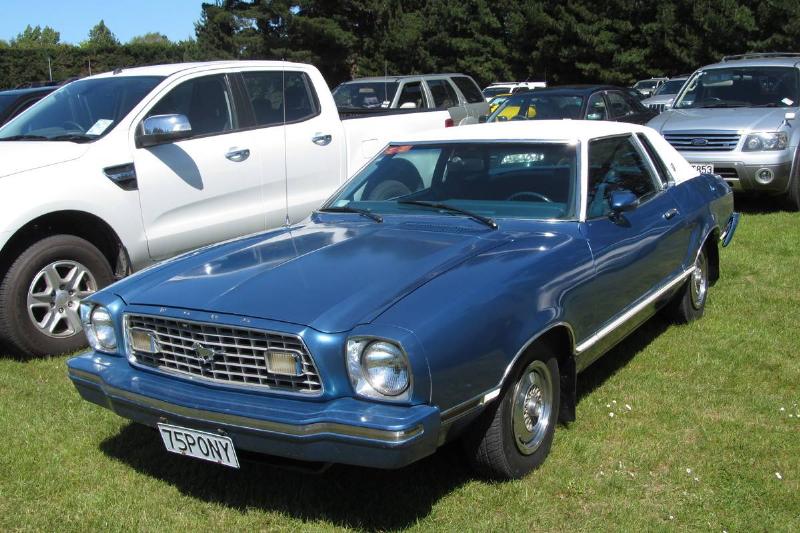 1975_Ford_Mustang_II_Ghia_(34246548831) 1975_Ford_Mustang_II_Ghia_(34246548831)