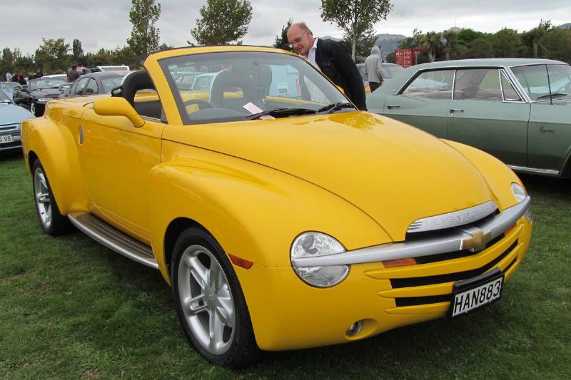 2004_Chevrolet_SSR_(30330772040) 2004_Chevrolet_SSR_(30330772040)