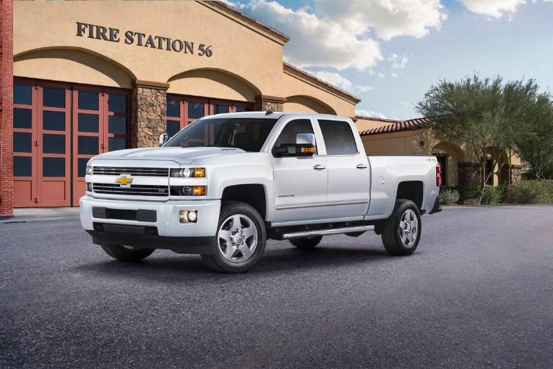 2015-Silverado-Custom-Sport-HD-001