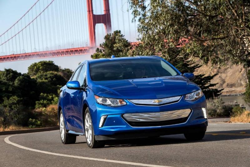 2018-Chevrolet-Volt-019