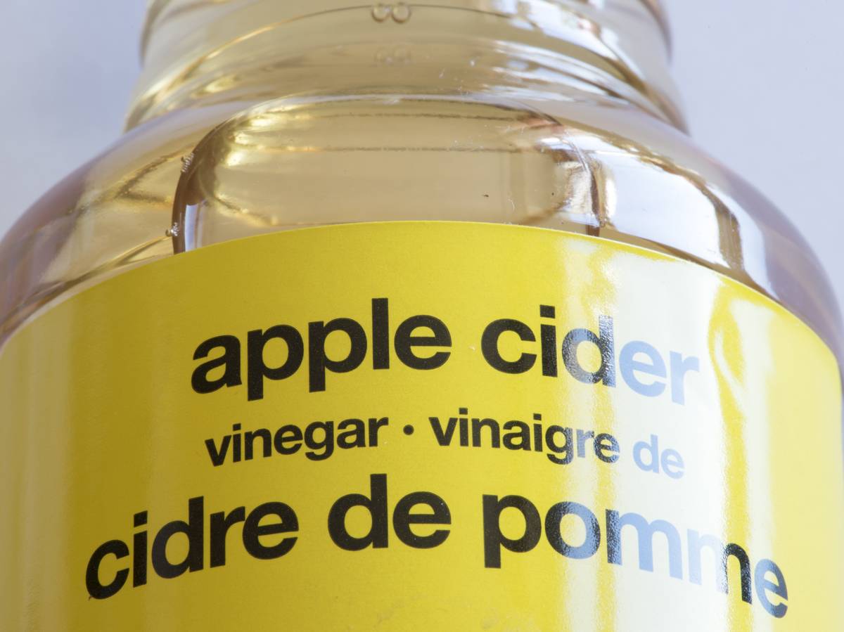 Apple Cider Vinegar. Apple cider vinegar, no-name brand yellow label