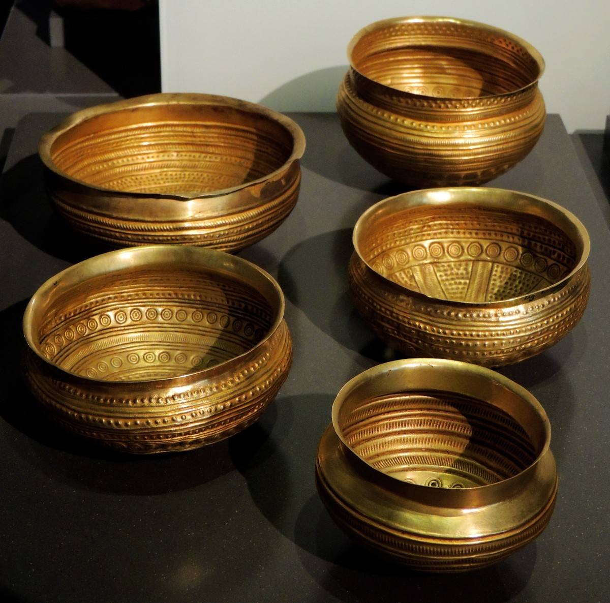 Bowls electroformed replicas 9/8 century BC Eberswalde, Brandenburg