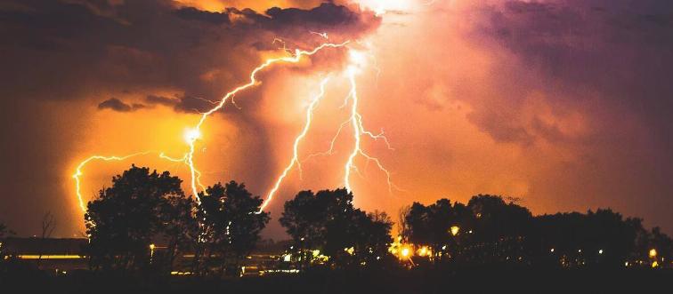 max-larochelle-uu-Jw5SunYI-unsplash