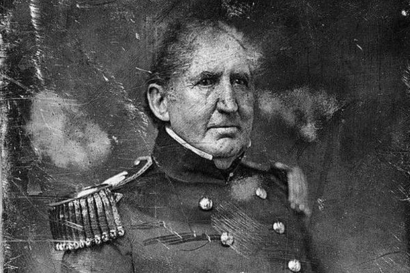 09 Renov Figuras Históricas 33