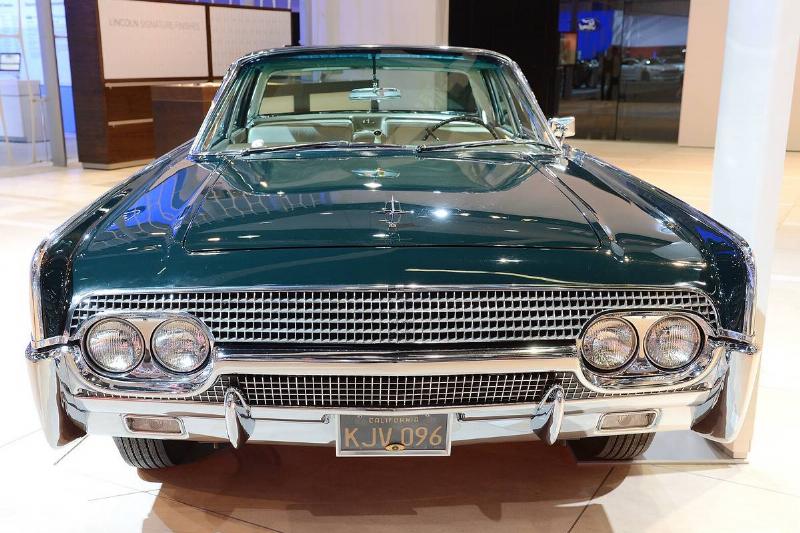 Lincoln's Heritage On Display At Los Angeles Auto Show, Press Day