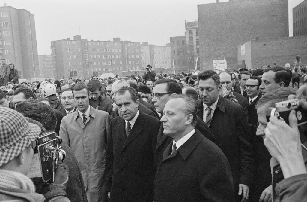 President Richard Nixon at Berlin Wall