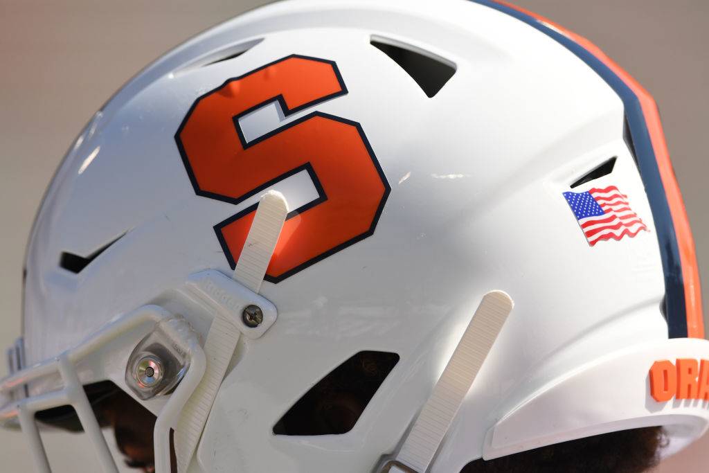 Syracuse Orangemen helmet and logo