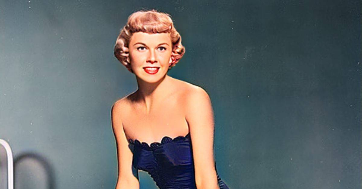doris day posing for a photo