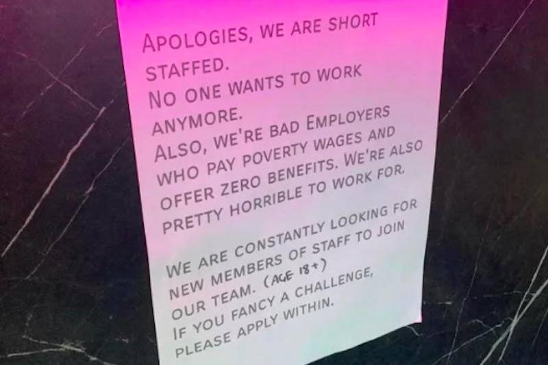 Note Note in restaurant in UK