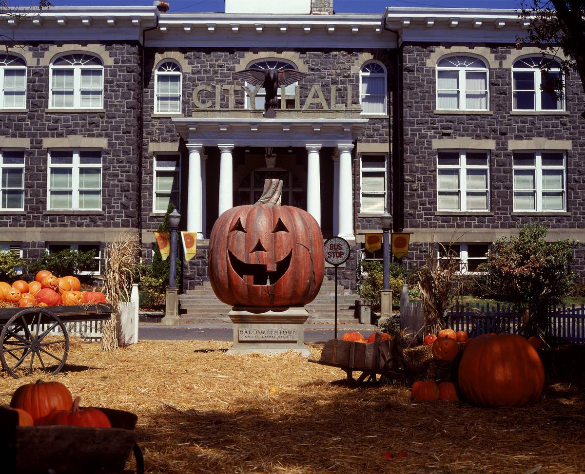 halloweentown_3wfZhp