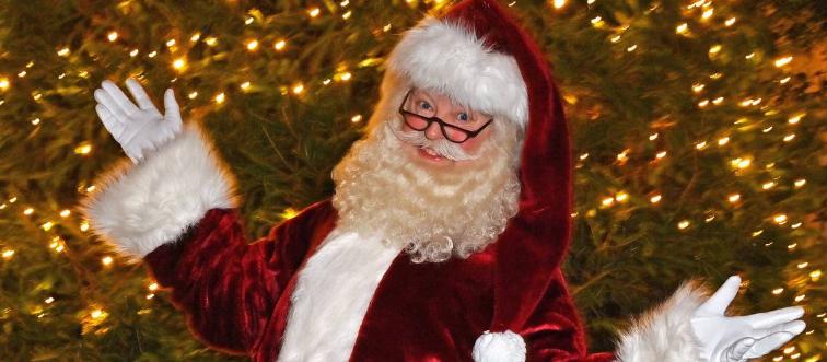 Father Christmas attends the Rosewood London Christmas Courtyard Party 2022 on November 14, 2022 in London, England.