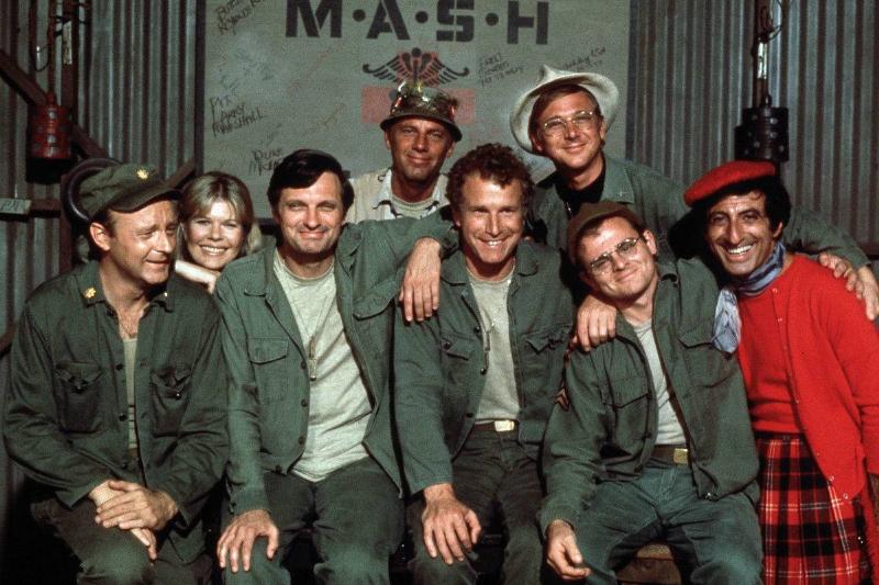 cast. of MASH smiling