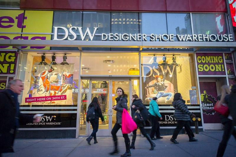 dsw 615334332 A DSW shoe store