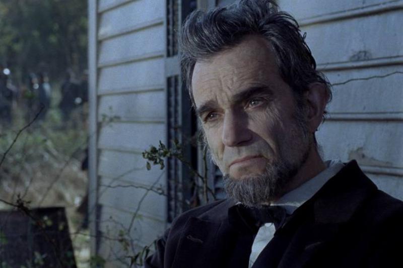 lincoln_4df690ce Daniel Day-Lewis looking sad as Abraham Lincoln in Lincoln