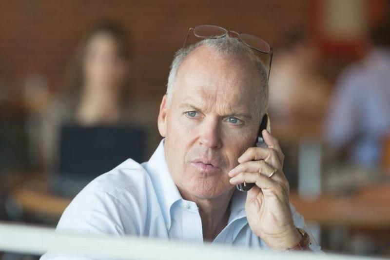 spotlight_yG6XN5 Michael Keaton talking on phone in Spotlight