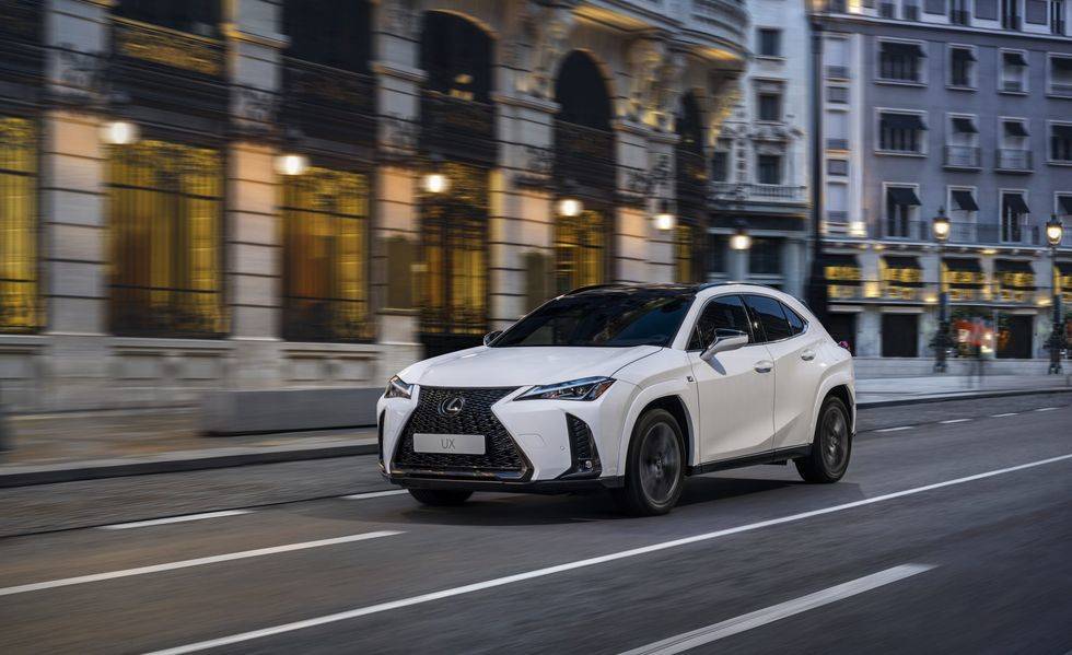 2023-lexus-uxh-106-1652455133