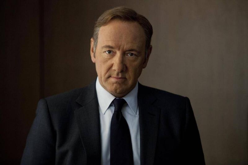 Kevin Spacey staring into Camera as Frank Underwood in House of Cards