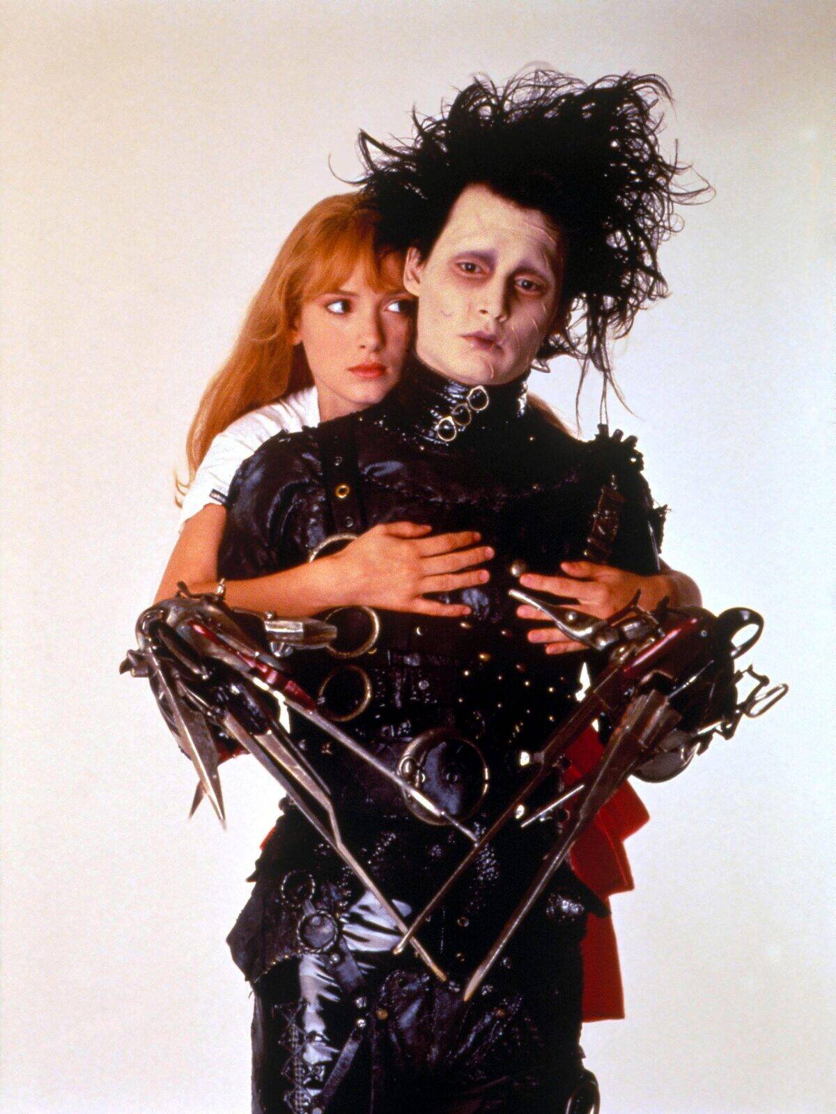 winona ryder and johnny depp in edward scissorhands